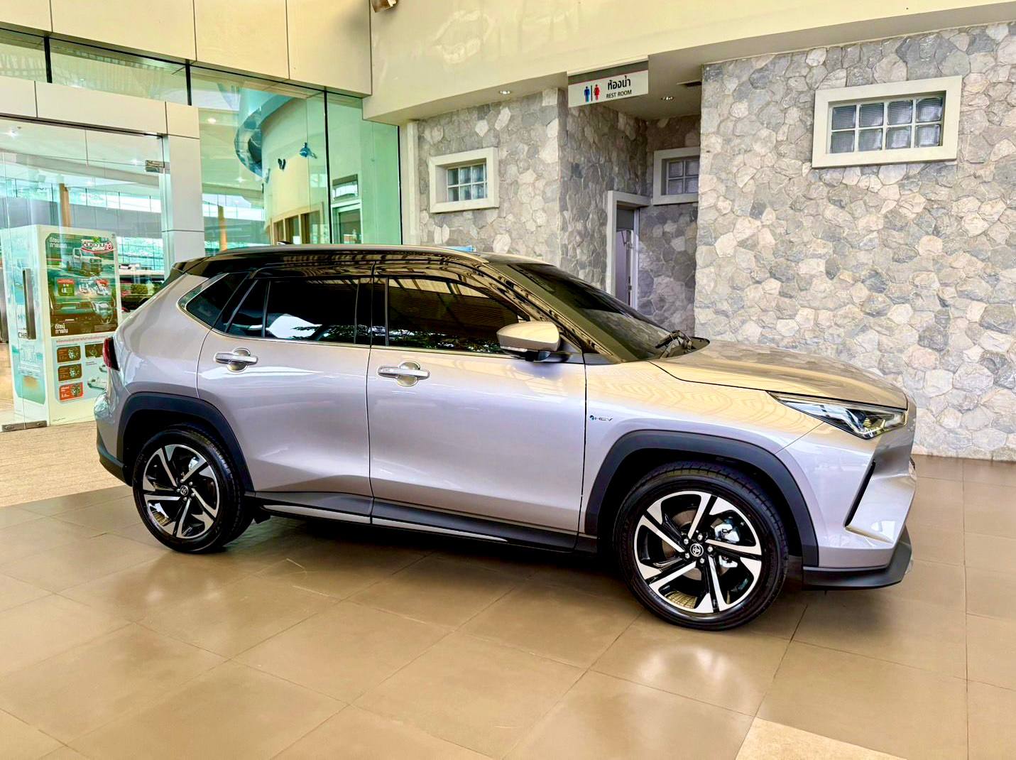Toyota Yaris Cross (2025) — 4