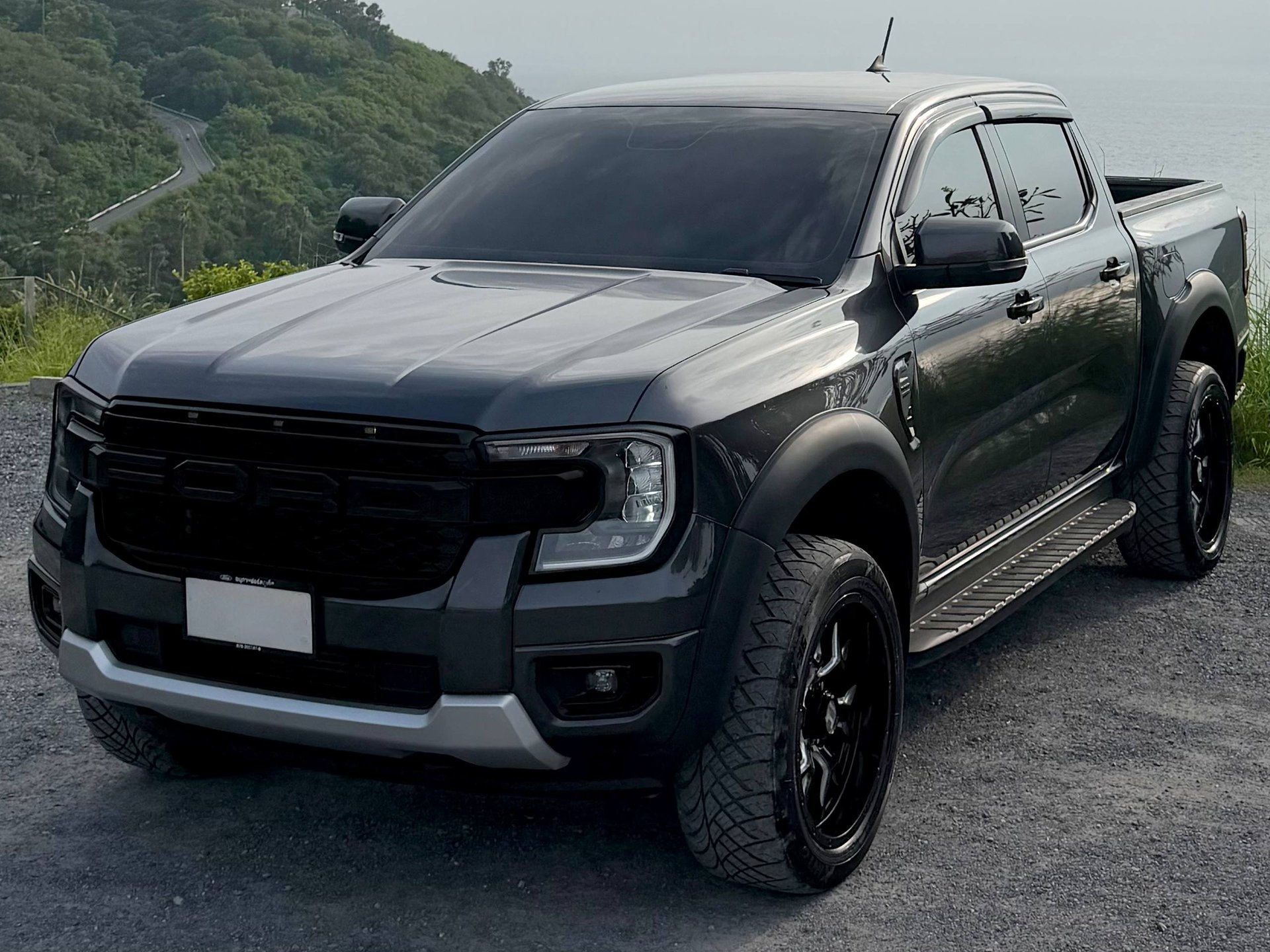 Ford Raptor Black (2022) — 6
