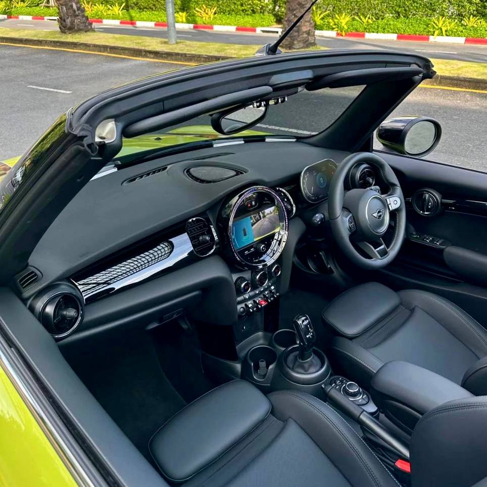 Mini Cooper S Convertible (2024) — 2