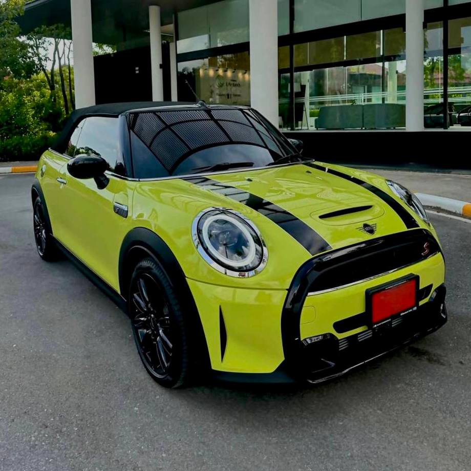Mini Cooper S Convertible (2024) — 3