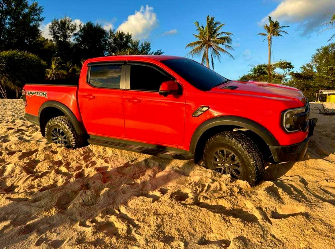 Ford Raptor Red (2023) — 5