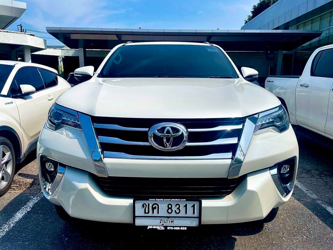 Toyota Fortuner (2021) — 1