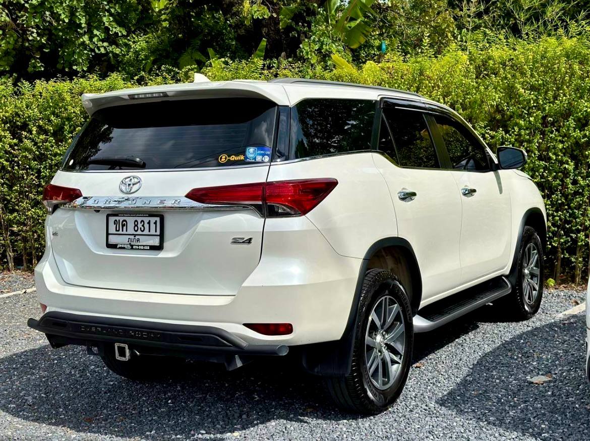 Toyota Fortuner (2021) — 2