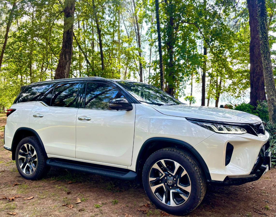 Toyota Fortuner Legender (2023) — 2