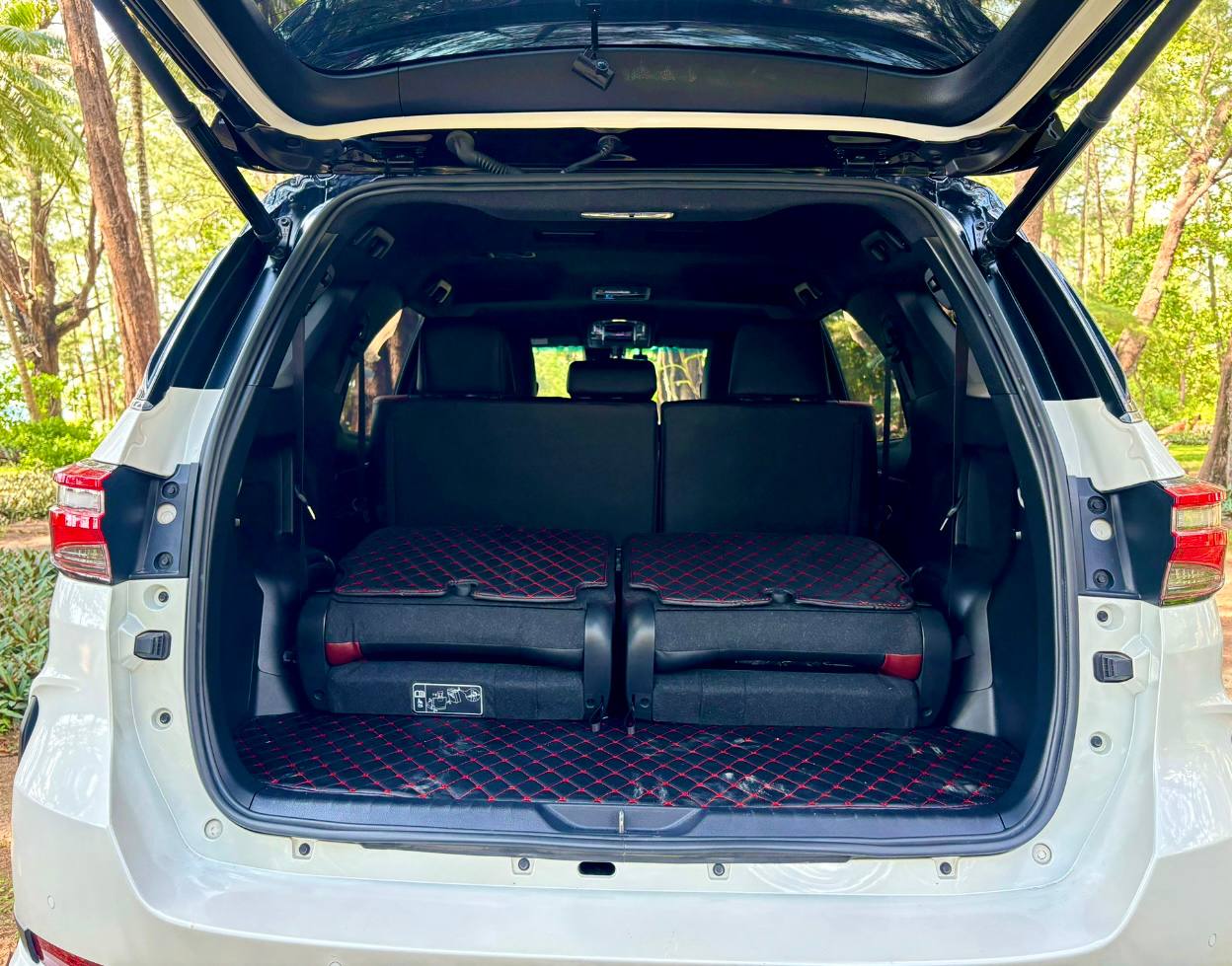 Toyota Fortuner Legender (2023) — 3