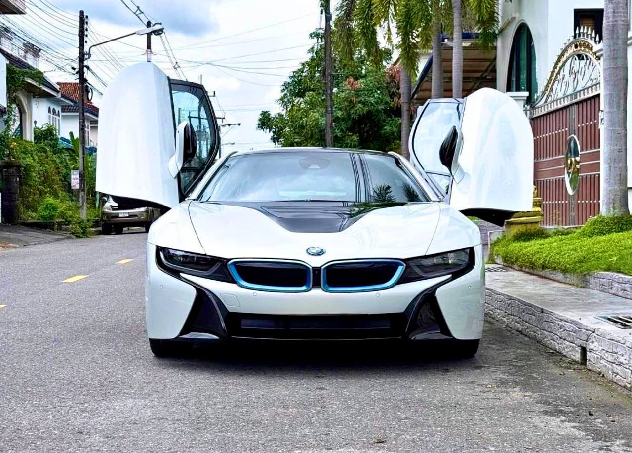 BMW I8 Roadster (2020) — 1