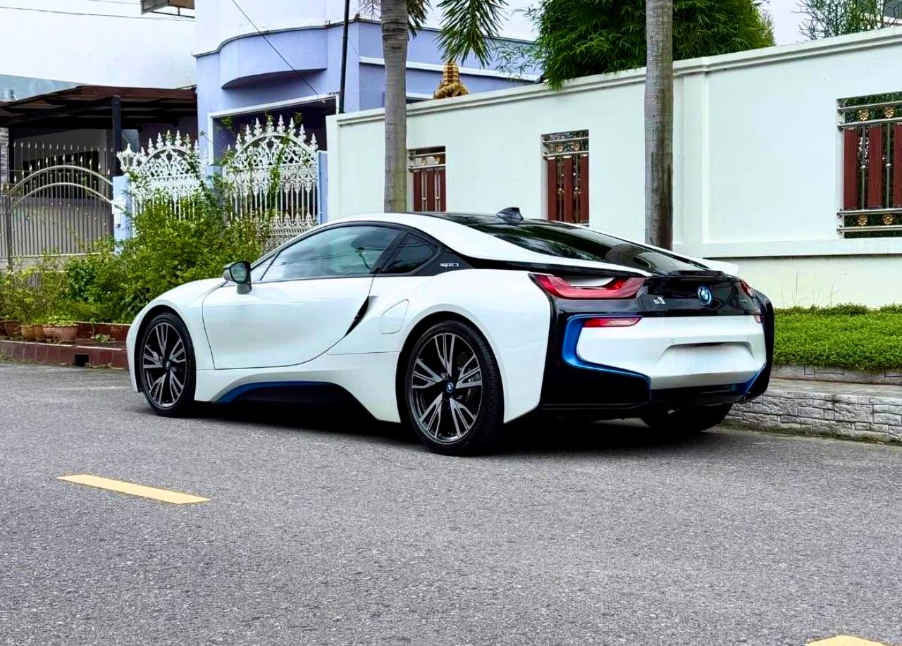 BMW I8 Roadster (2020) — 2