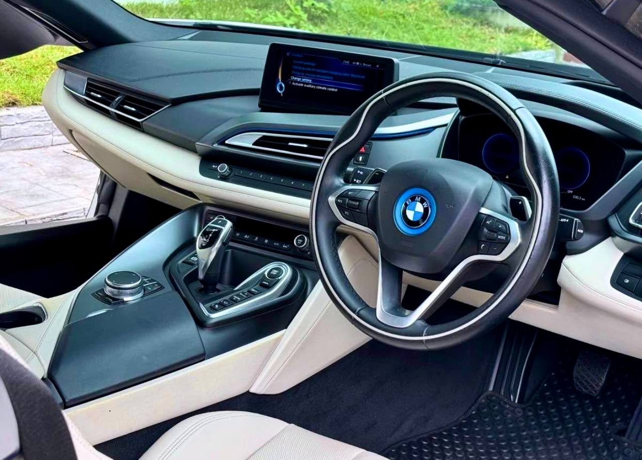 BMW I8 Roadster (2020) — 3