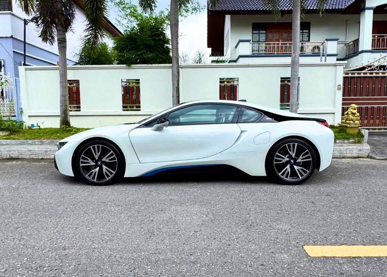 BMW I8 Roadster (2020) — 8