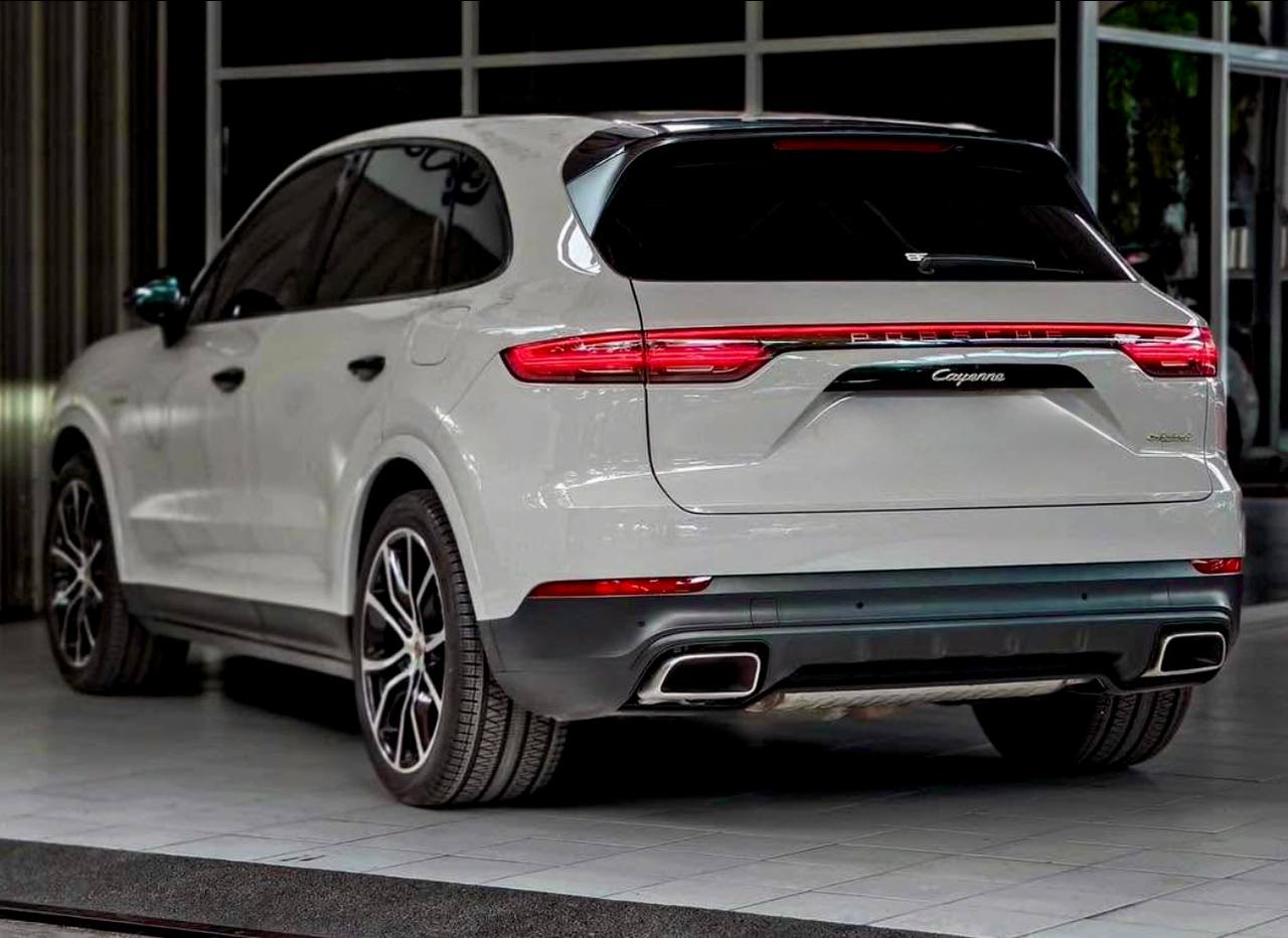 Porsche Cayenne E-Hybrid (2021) — 6