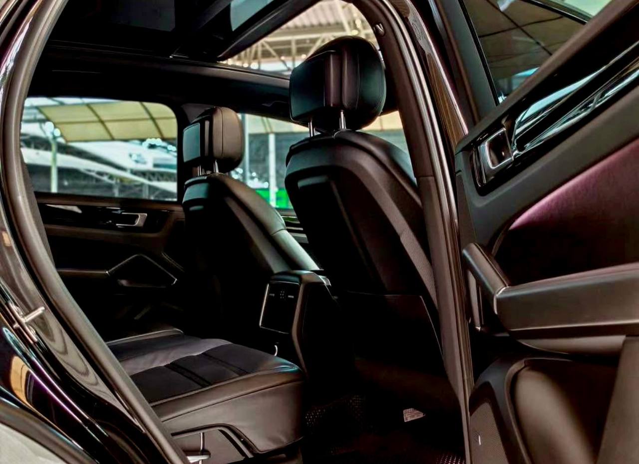 Porsche Cayenne E-Hybrid (2021) — 7