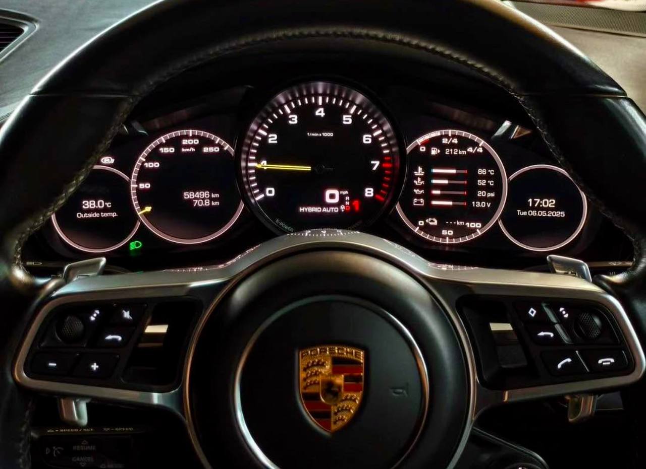Porsche Cayenne E-Hybrid (2021) — 8