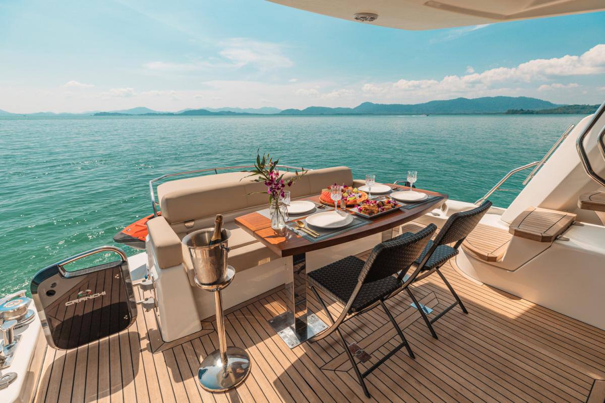 Scenery Yacht — 2