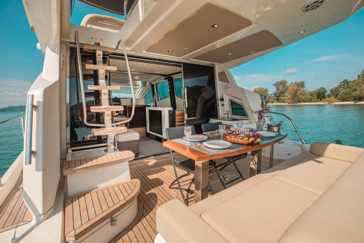 Scenery Yacht — 3